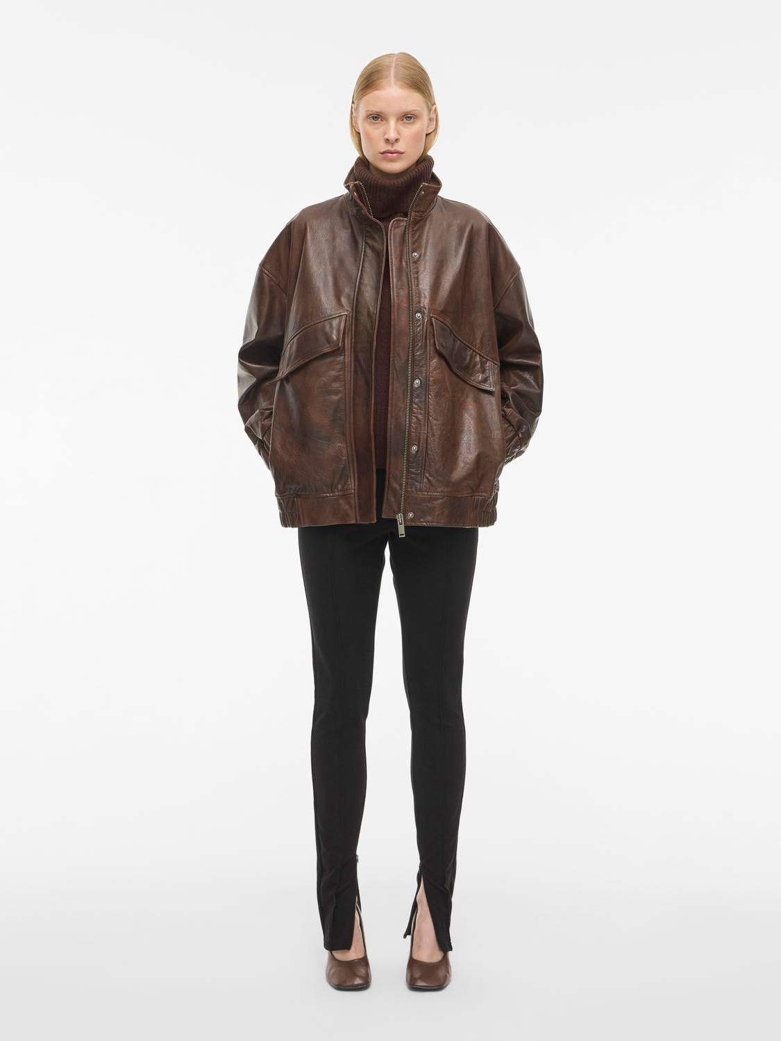 model_shot-front_full